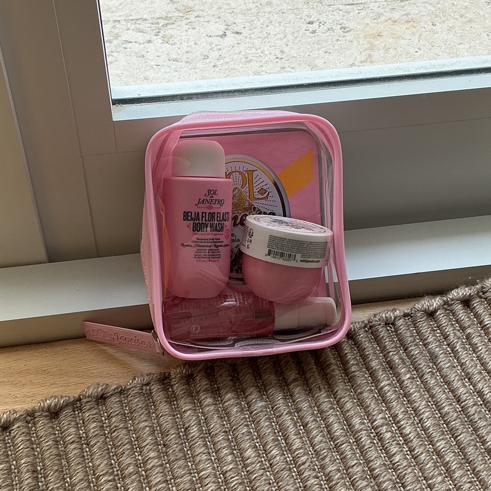 Sol de Janeiro Pink Travel Bath Accessory Set